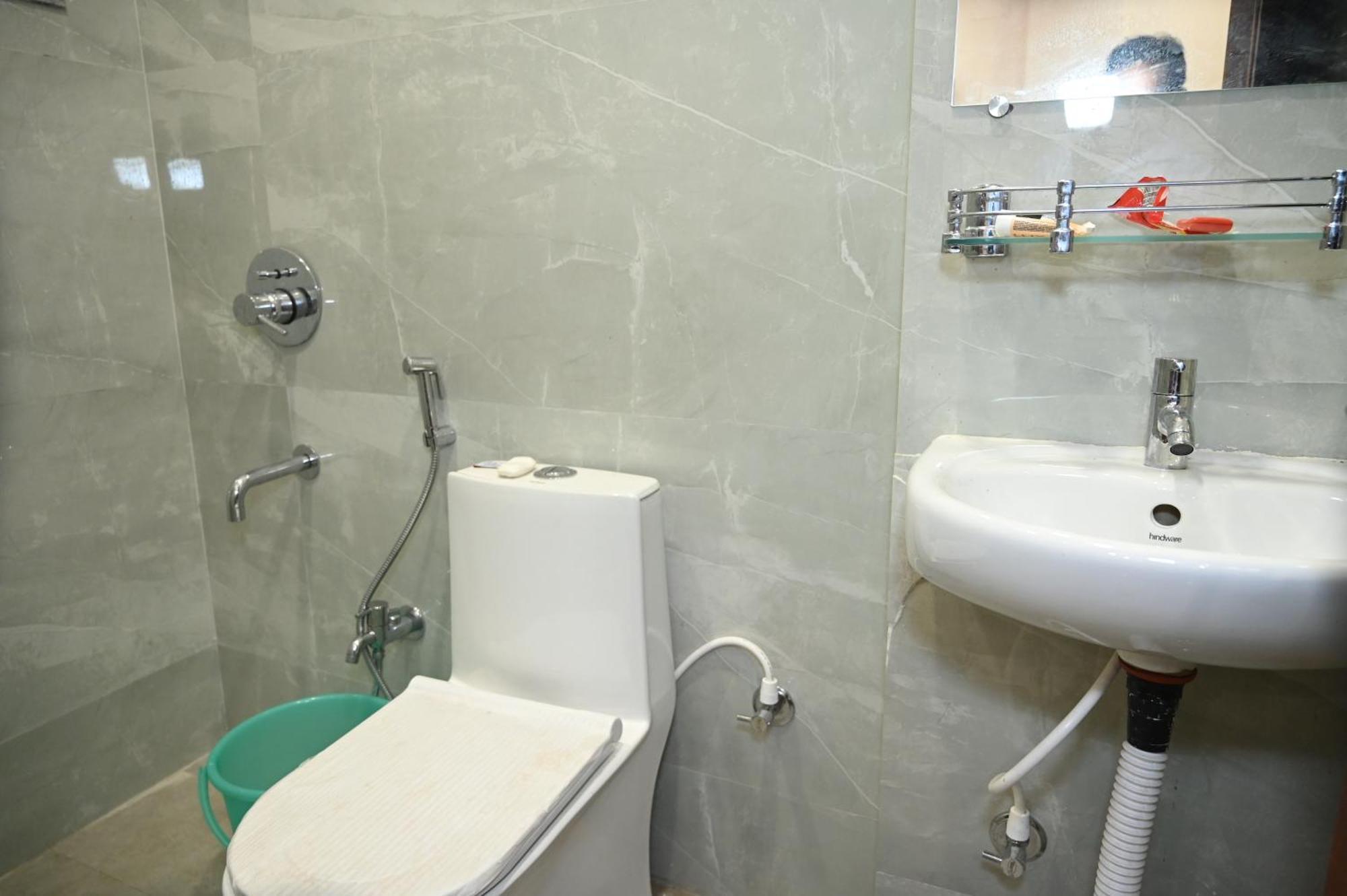 Hotel Royal Radiant Ранчи Экстерьер фото